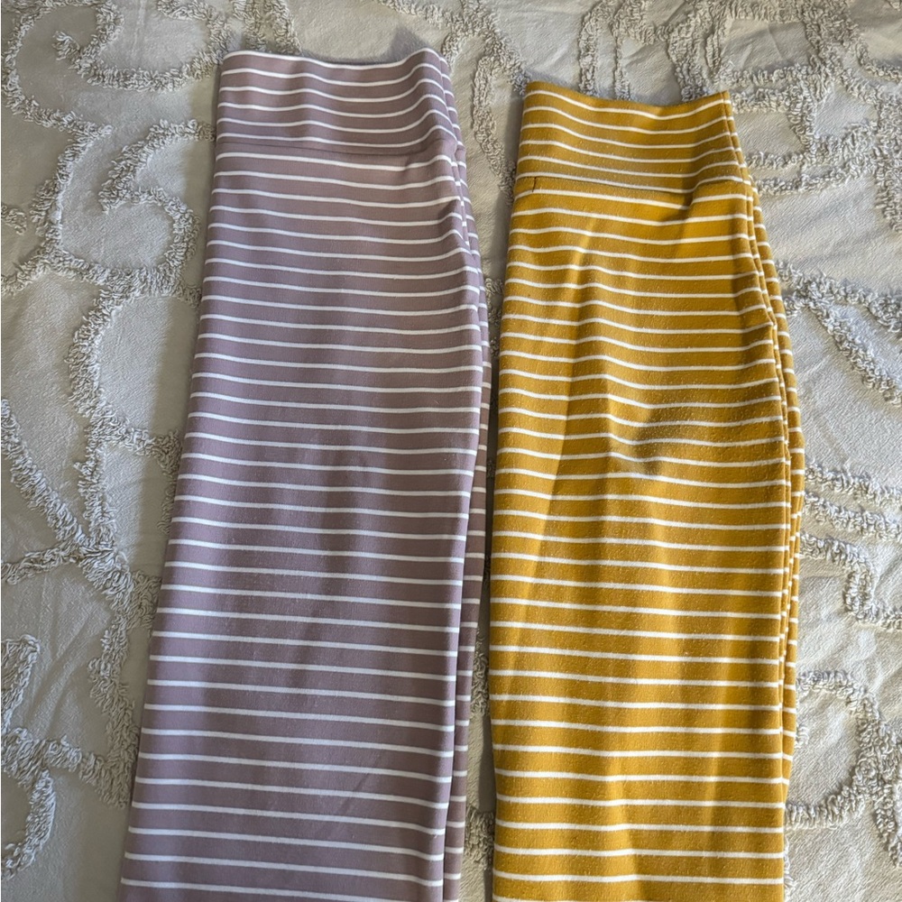 Popular stretchy pencils skirts.  Size large and medium.